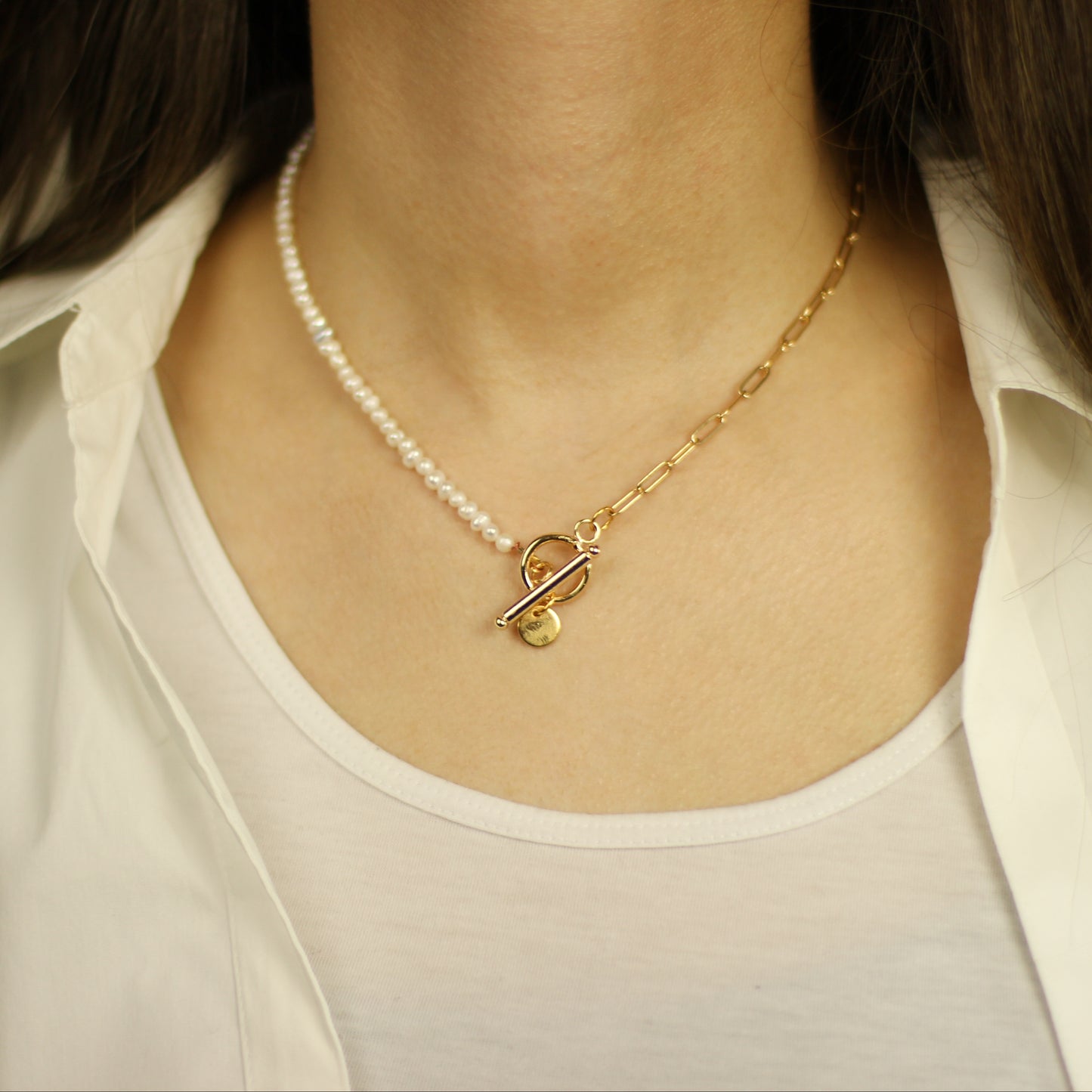 Freshwater pearl and gold paperclip chain necklace with toggle clasp